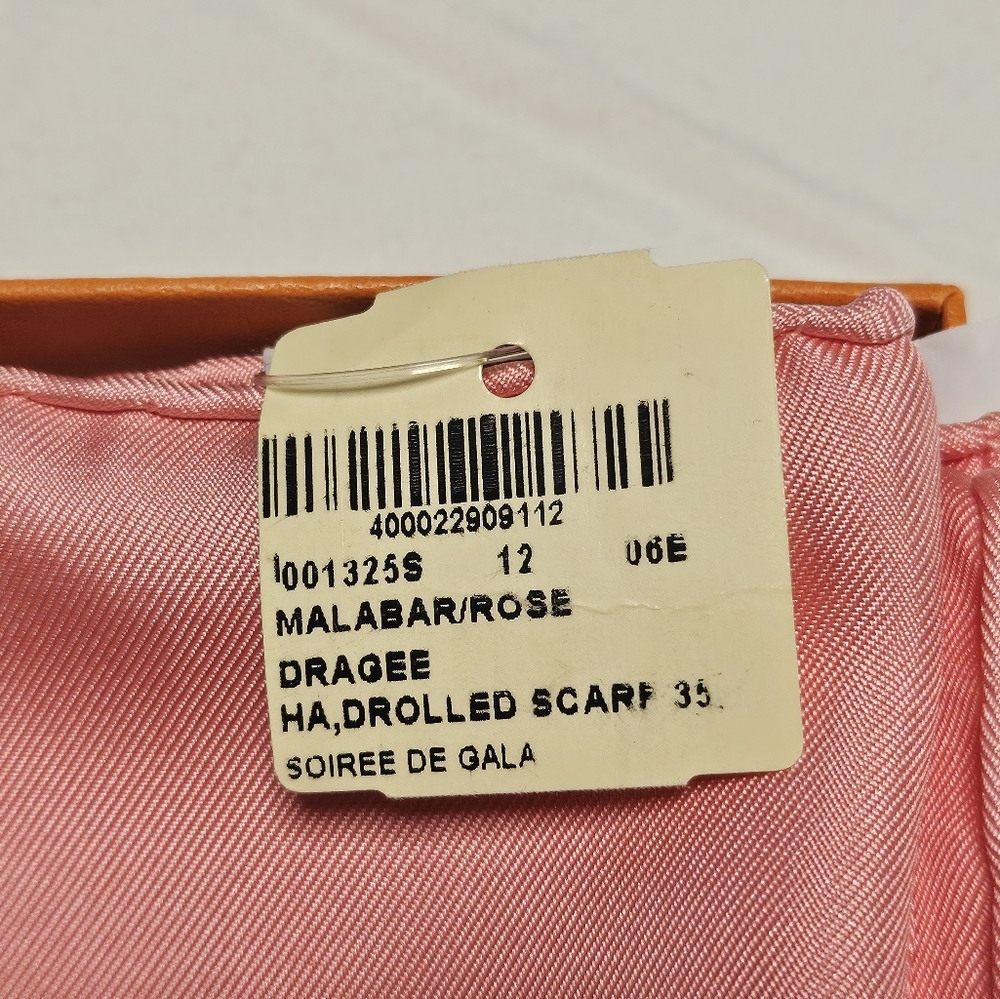 NWT Hermès Soirée de Gala Scarf Malabar / Rose Dragee 90 cm In Box - Picture 3 of 14